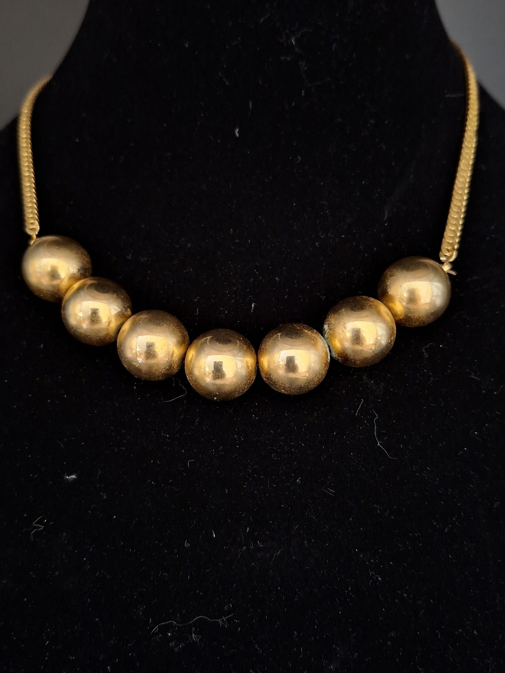 Vintage Goldtone Herringbon Chain And Golton Bead Necklace